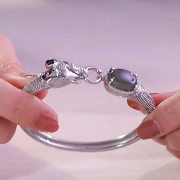 Malagasy Labradorite 7.10 ctw Silver Bangle Bracelet in Elephant Design 7.25 In - Picture 4 of 6